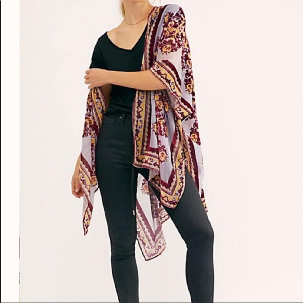 NWT Free People Red/Gold MUSE Burn Out Kimono O/S - Picture 3 of 11